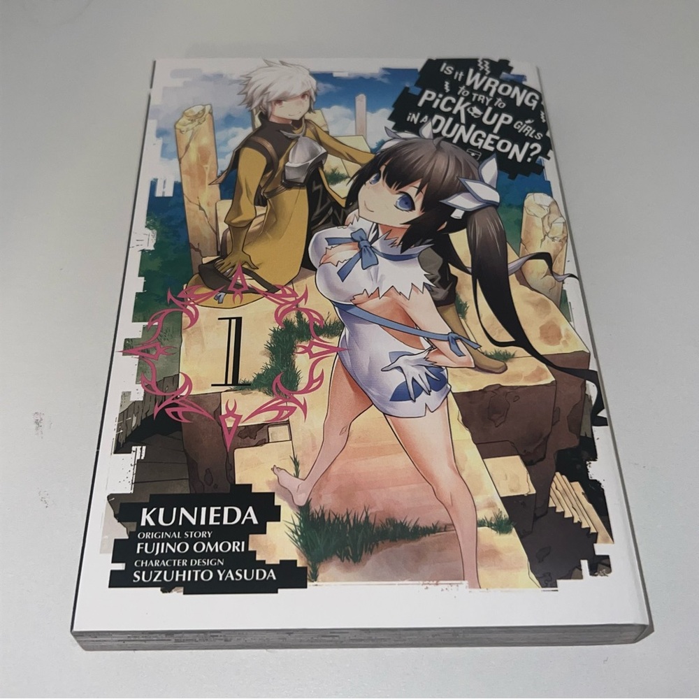 1 Is It Wrong to Try to Pick Up Girls in a Dungeon? Danmachi Akibento Exclusive